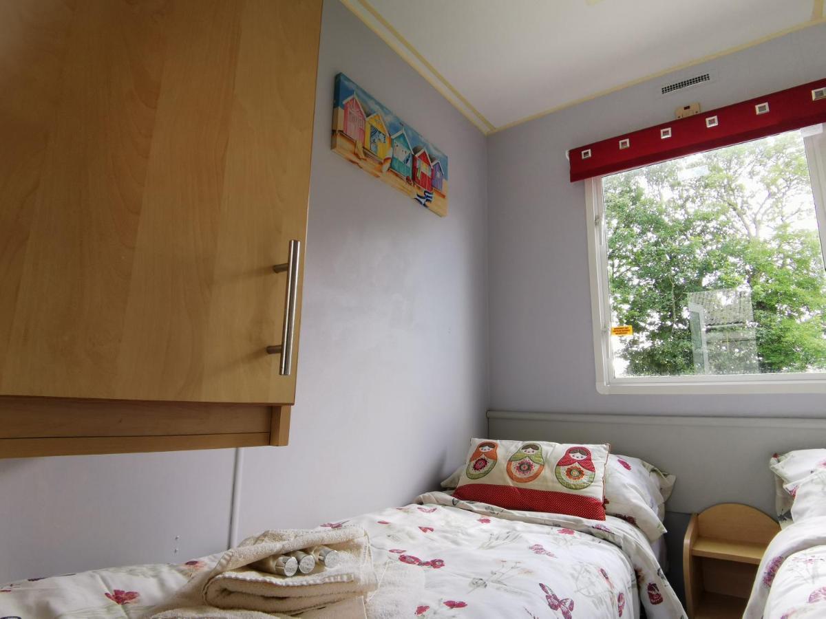 Rosebud Flower Farm Caravan Stay Countryside And Coast Penzance Exterior foto